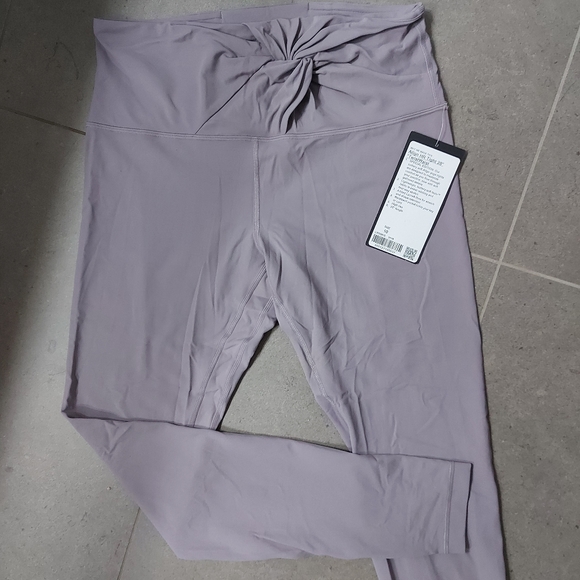 size10 lululemon - Picture 2 of 3